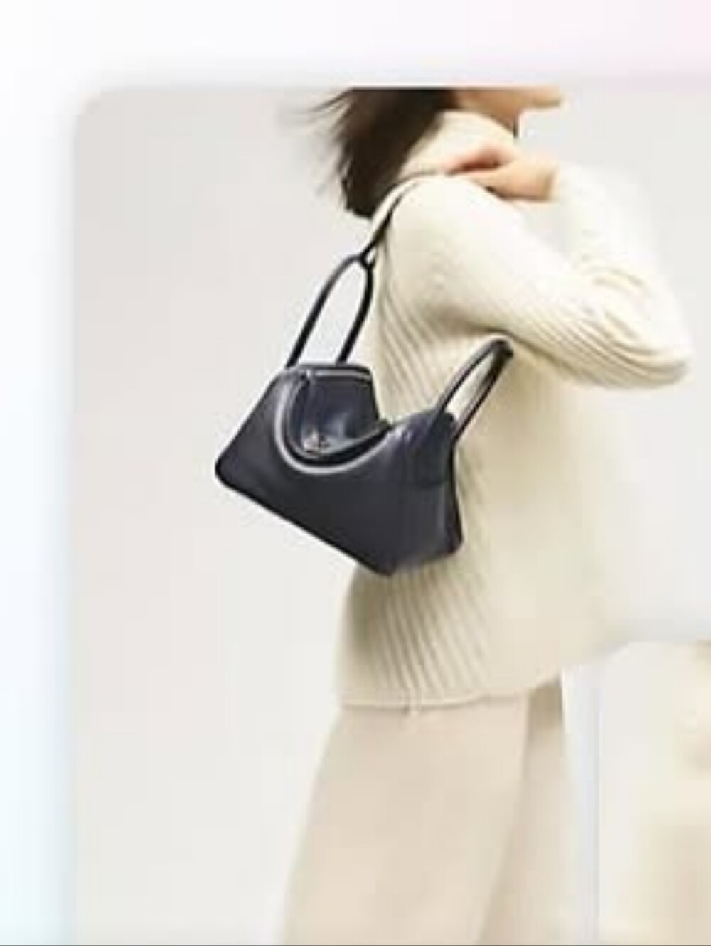 Lindy 26 Style Togo Leather Shoulder Bag - Classic Women's Carryall